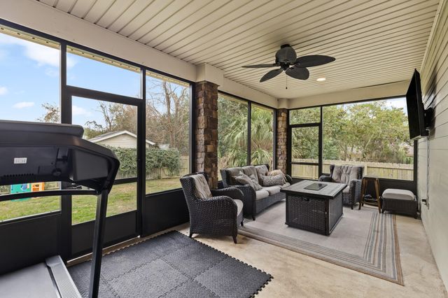 526 Cove Drive, Fort Walton Beach, FL 32547