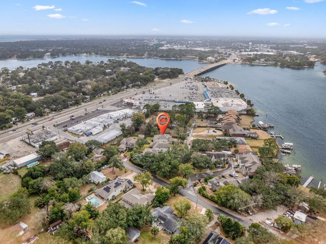 526 Cove Drive, Fort Walton Beach, FL 32547