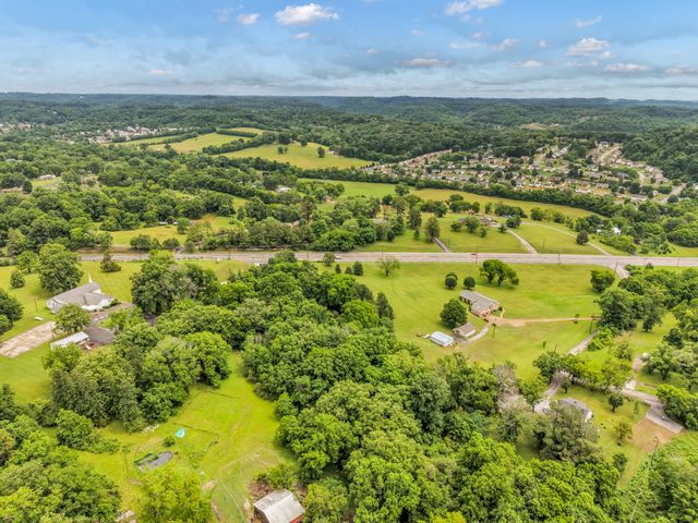 1725 Williamson Rd, Goodlettsville, TN 37072