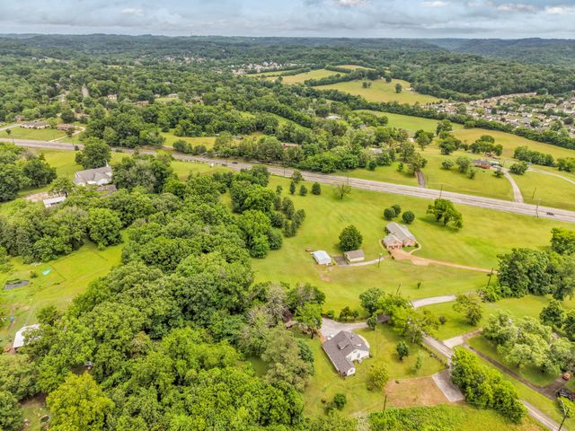 1725 Williamson Rd, Goodlettsville, TN 37072