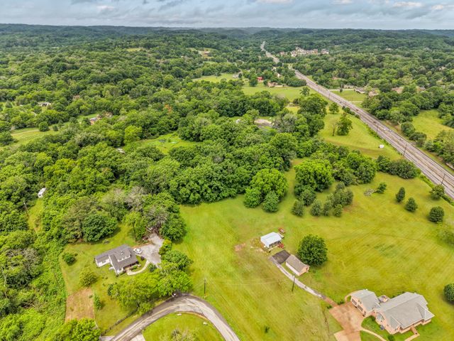 1725 Williamson Rd, Goodlettsville, TN 37072