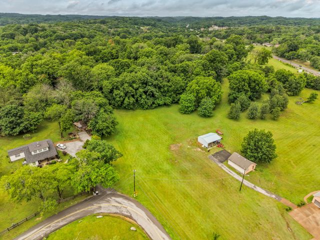 1725 Williamson Rd, Goodlettsville, TN 37072