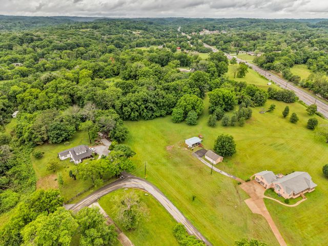 1725 Williamson Rd, Goodlettsville, TN 37072