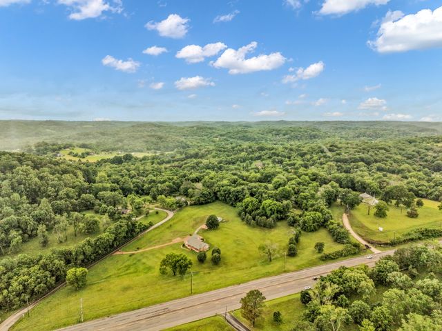 1725 Williamson Rd, Goodlettsville, TN 37072