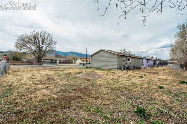 1081 Maxwell Street, Colorado Springs, CO 80906