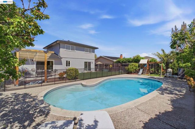 7574 Birkdale Dr, Newark, CA 94560