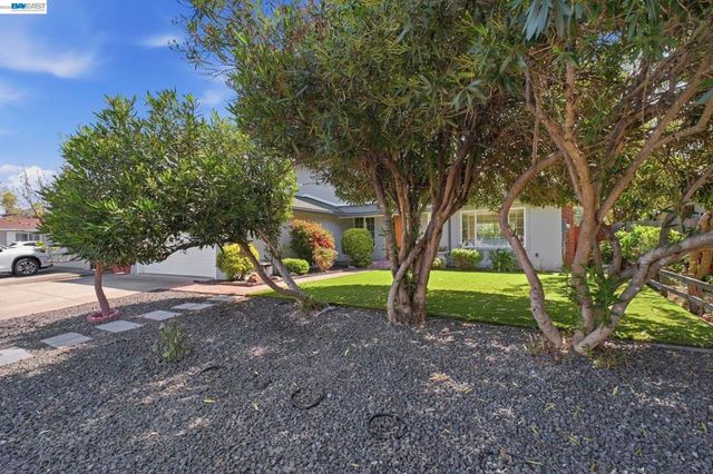 7574 Birkdale Dr, Newark, CA 94560