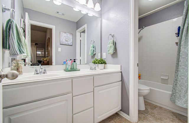 13402 Quail Landing Lane, Rosharon, TX 77583
