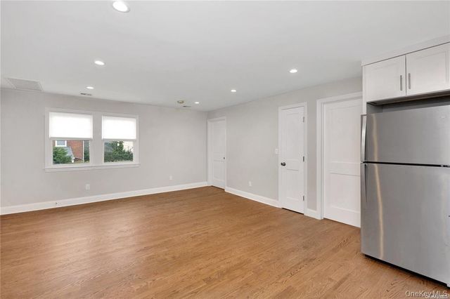 14 A Avenue 2, Port Washington, NY 11050