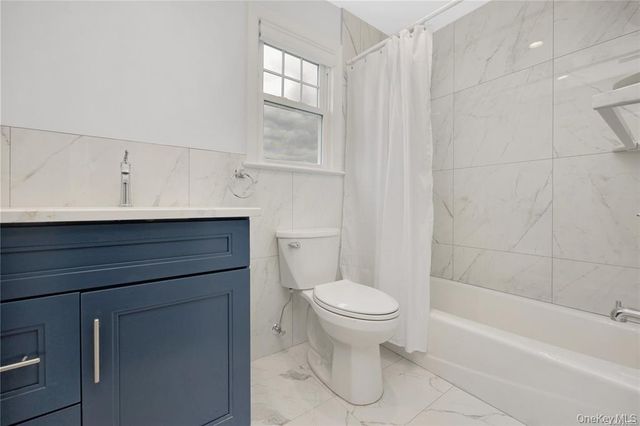 14 A Avenue 2, Port Washington, NY 11050