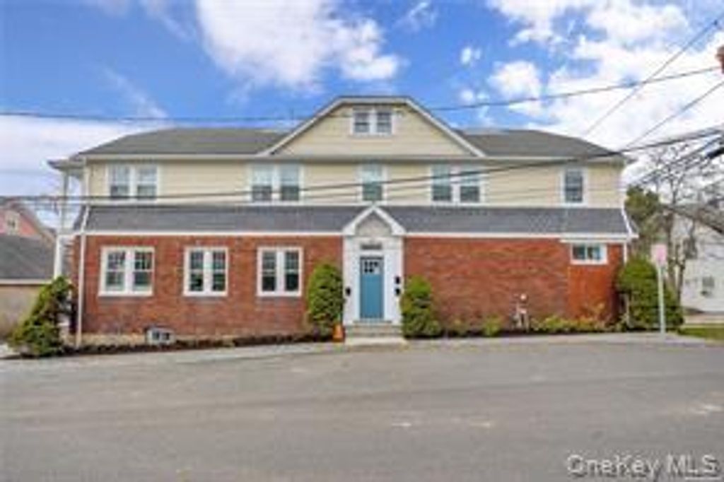 14 A Avenue 2, Port Washington, NY 11050
