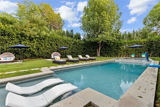 22900 Hatteras Avenue, Woodland Hills, CA 91367