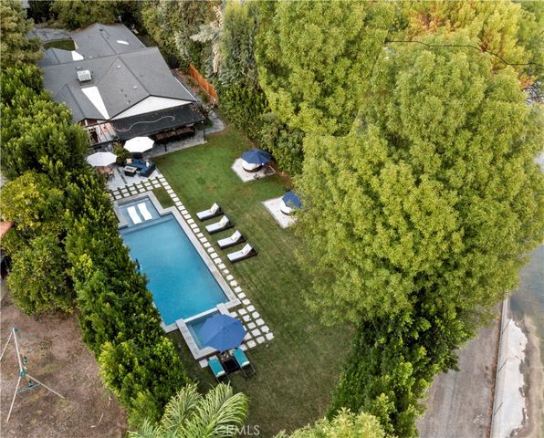 22900 Hatteras Avenue, Woodland Hills, CA 91367