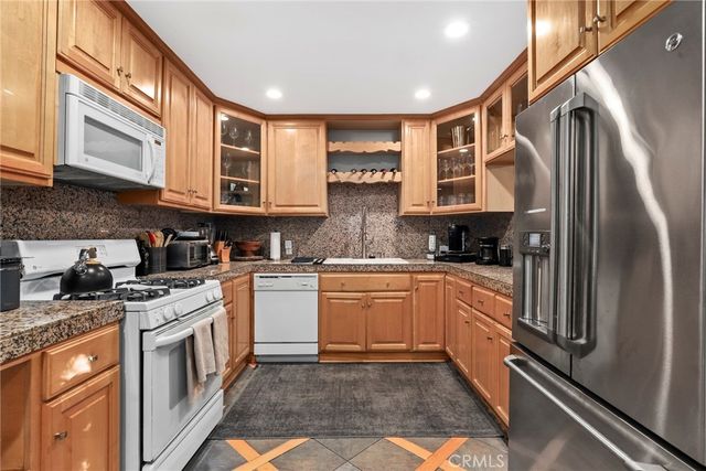 22900 Hatteras Avenue, Woodland Hills, CA 91367