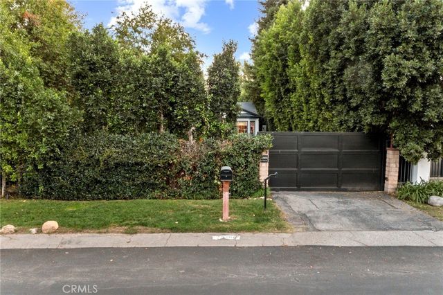 22900 Hatteras Avenue, Woodland Hills, CA 91367