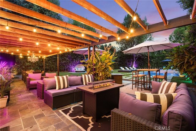 22900 Hatteras Avenue, Woodland Hills, CA 91367