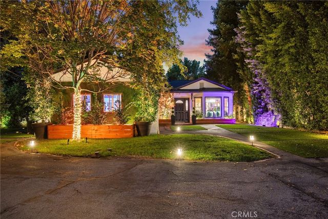 22900 Hatteras Avenue, Woodland Hills, CA 91367