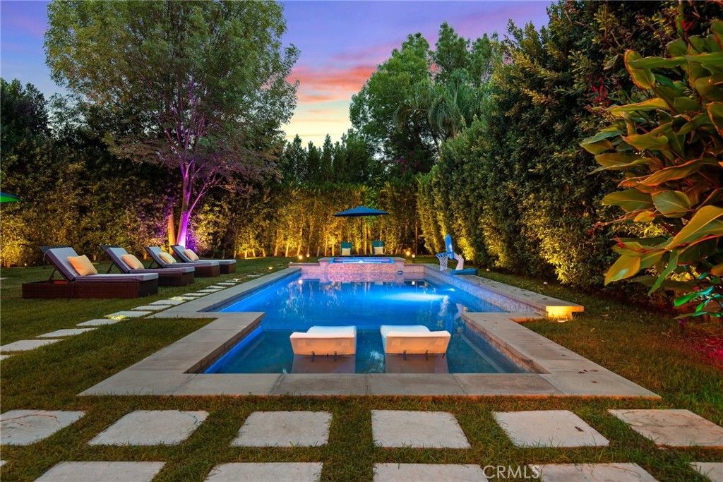 22900 Hatteras Avenue, Woodland Hills, CA 91367