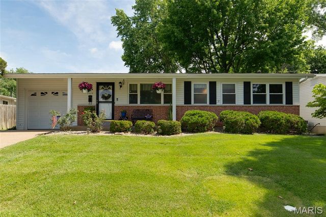2075 Tahoe Drive, Florissant, MO 63031