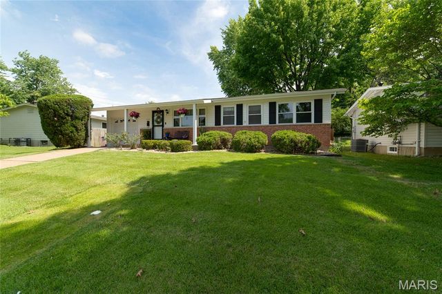 2075 Tahoe Drive, Florissant, MO 63031