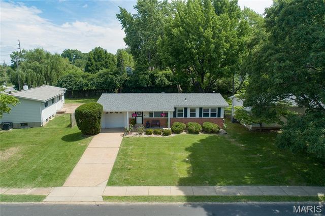 2075 Tahoe Drive, Florissant, MO 63031