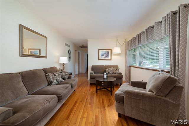2075 Tahoe Drive, Florissant, MO 63031