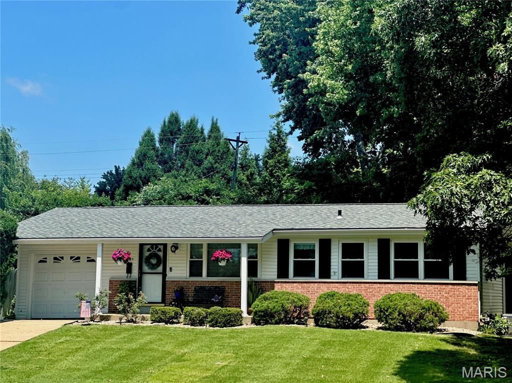 2075 Tahoe Drive, Florissant, MO 63031