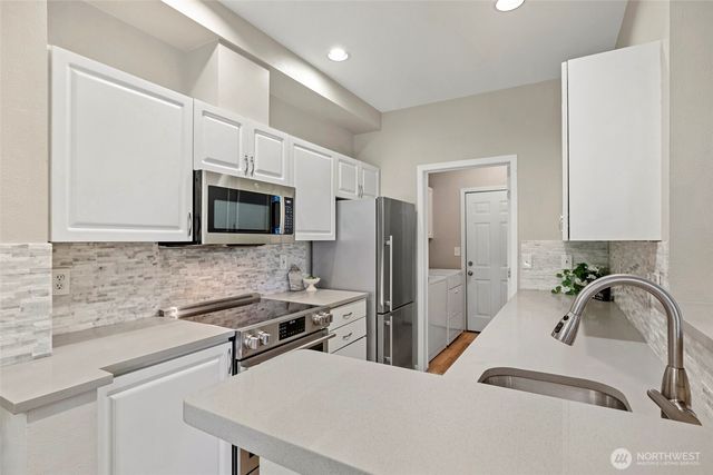 12438 NE 7th Place, Bellevue, WA 98005