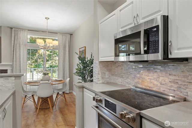 12438 NE 7th Place, Bellevue, WA 98005