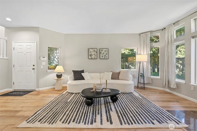 12438 NE 7th Place, Bellevue, WA 98005
