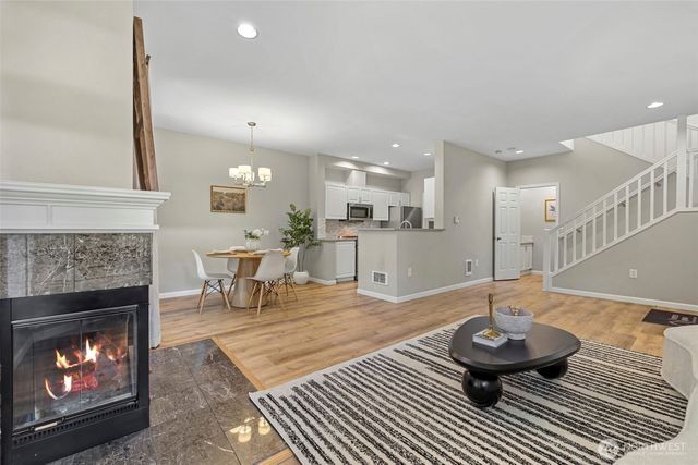 12438 NE 7th Place, Bellevue, WA 98005