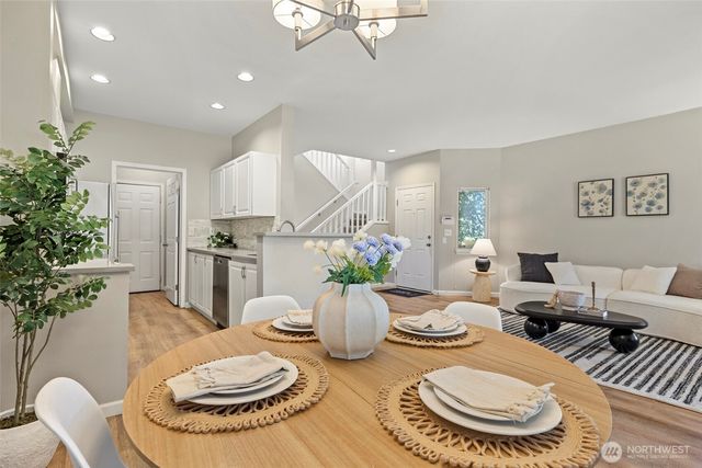 12438 NE 7th Place, Bellevue, WA 98005