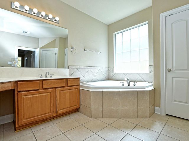 303 Hensley DR, Austin, TX 78738