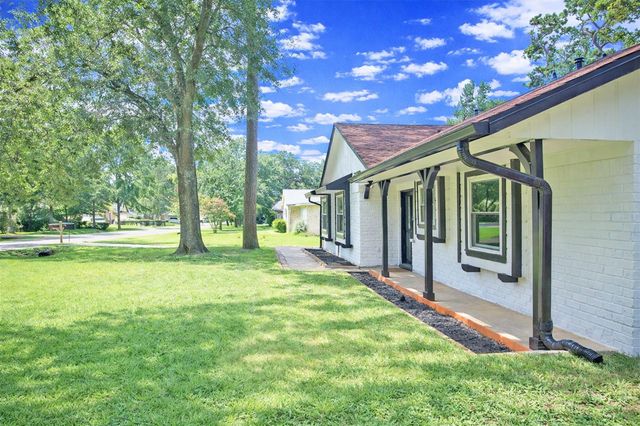 26003 Woodglen Drive, Spring, TX 77386