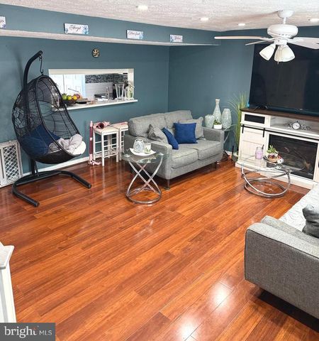 8301 BROCKHAM DR, Alexandria, VA 22309