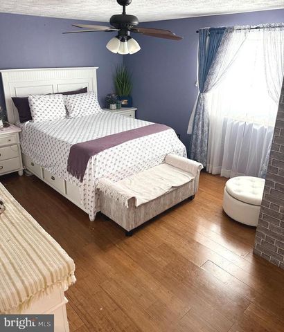 8301 BROCKHAM DR, Alexandria, VA 22309