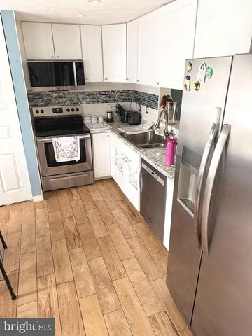 8301 BROCKHAM DR, Alexandria, VA 22309