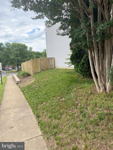 8301 BROCKHAM DR, Alexandria, VA 22309