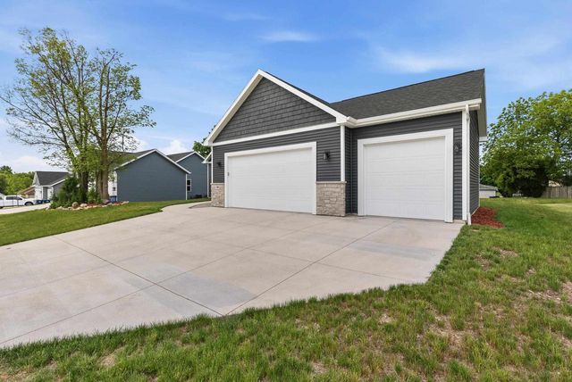 108 RIVER COURT, Theresa, WI 53091