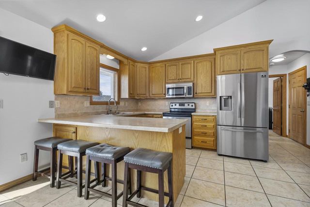 2937 FIRETHORN COURT, Suamico, WI 54313