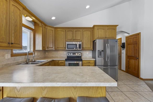 2937 FIRETHORN COURT, Suamico, WI 54313