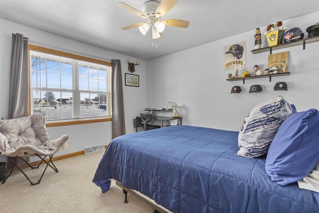 2937 FIRETHORN COURT, Suamico, WI 54313