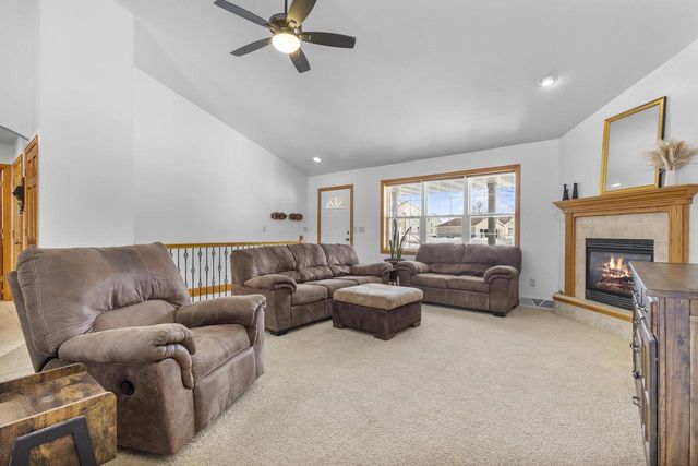 2937 FIRETHORN COURT, Suamico, WI 54313