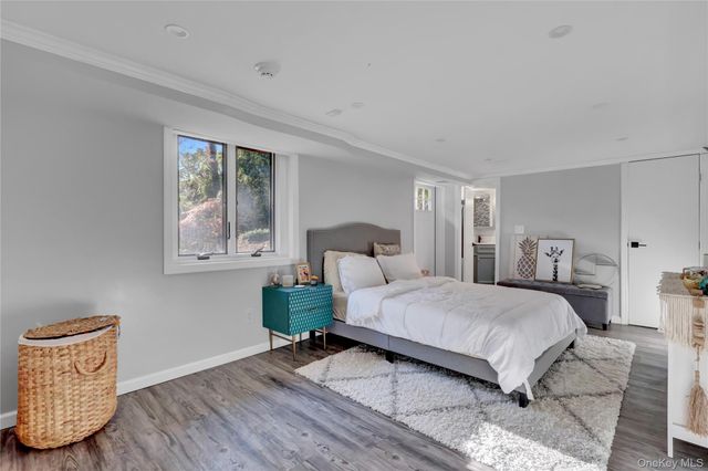 131 Oakside Drive, Smithtown, NY 11787