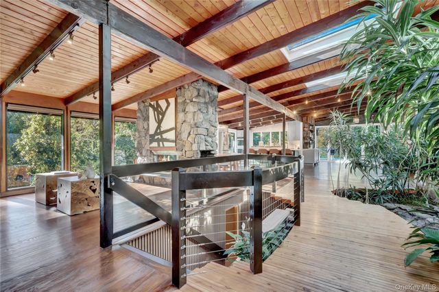 131 Oakside Drive, Smithtown, NY 11787