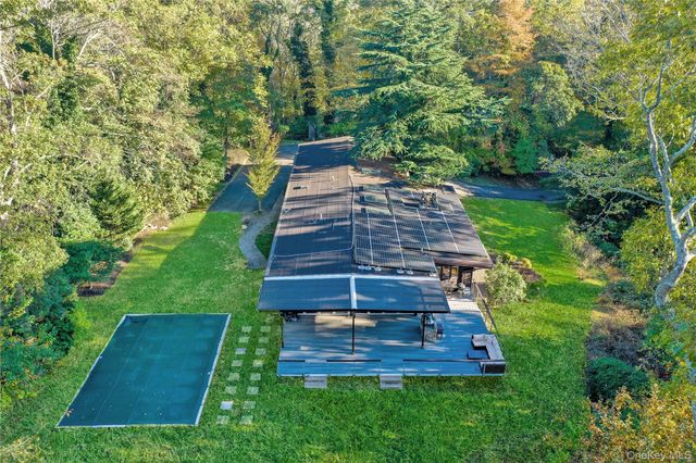 131 Oakside Drive, Smithtown, NY 11787