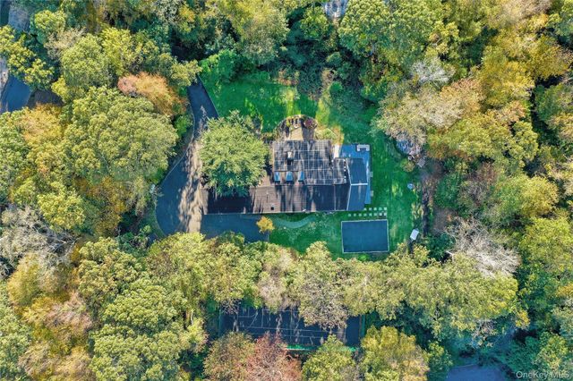 131 Oakside Drive, Smithtown, NY 11787