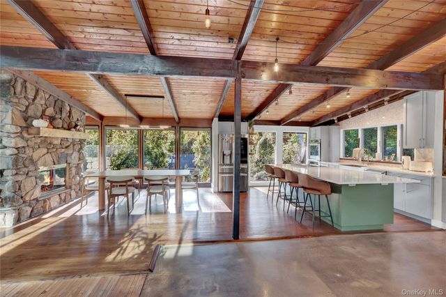 131 Oakside Drive, Smithtown, NY 11787