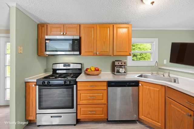 17 Lilac Lane, Belmont, NH 03220