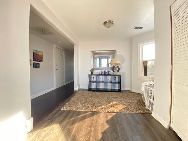 1437 W Taylor Street 3, Chicago, IL 60607